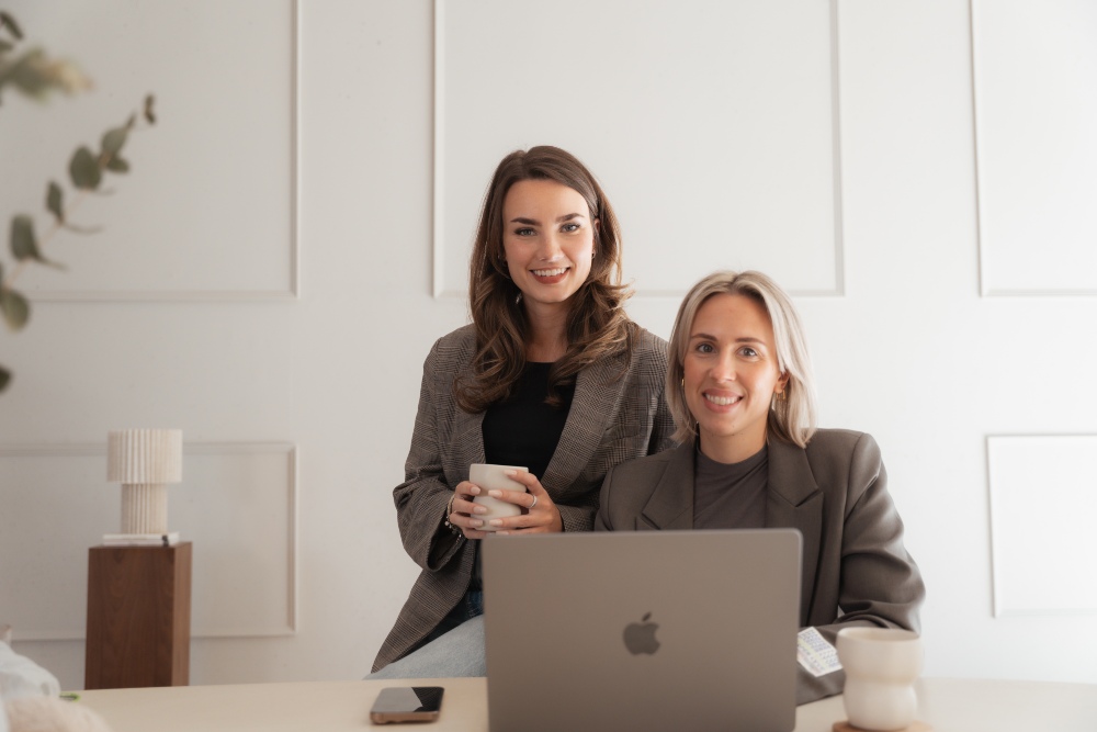 CM_Bank_Chaz_Michelle_bureau